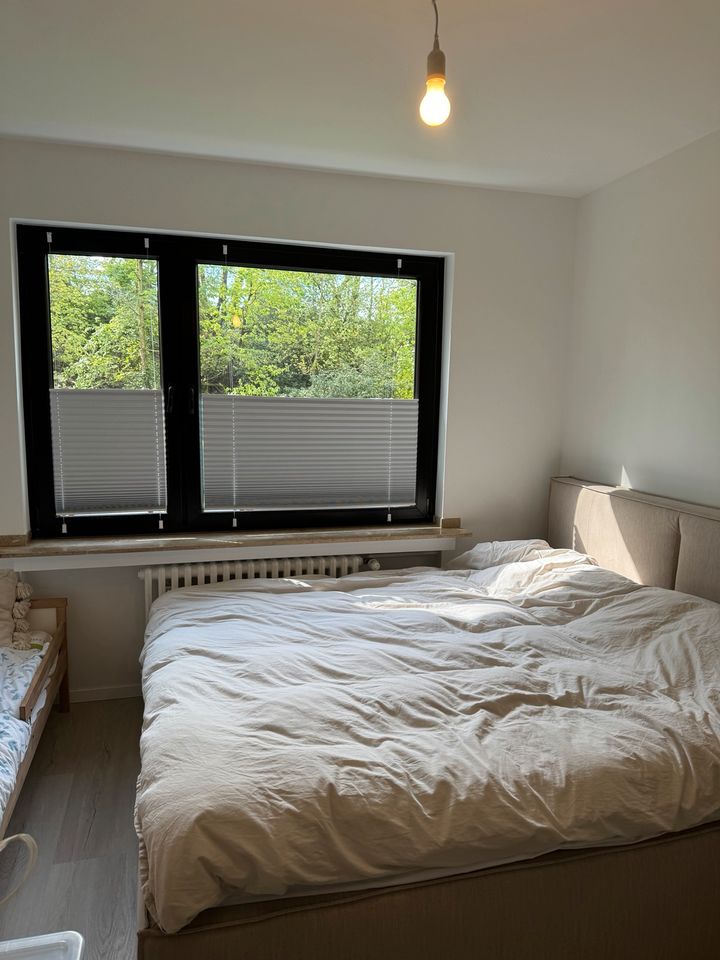 Renovierte 2 Zimmer Wohnung - kernsaniert mit Blick ins grüne in Heiligenhaus