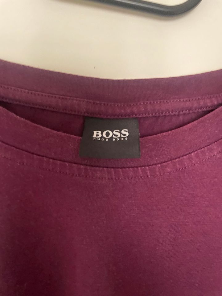 Boss Shirt Größe XXL 2x vorhanden je 12€ in Dortmund