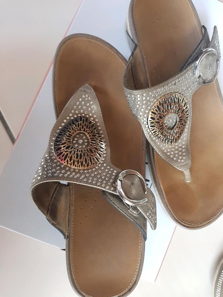 Rieker Keil Zehentrenner Flip Flops beige/dunkelblau Strass,Gr.38 in Saarbrücken