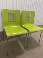 2x Designer Stühle, Sitz grün aus Holz, Beine verchromt stapelbar Nordrhein-Westfalen - Brühl Vorschau