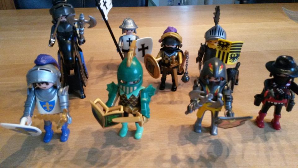 Playmobilfiguren versch. (Ritter, Indianer, Notarzt, Gärtner usw. in Reutlingen