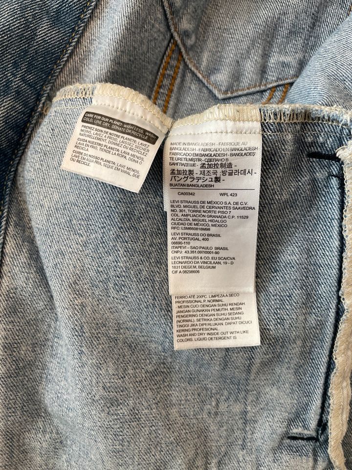 Levi’s Jeansjacke Größe M in Tuttlingen