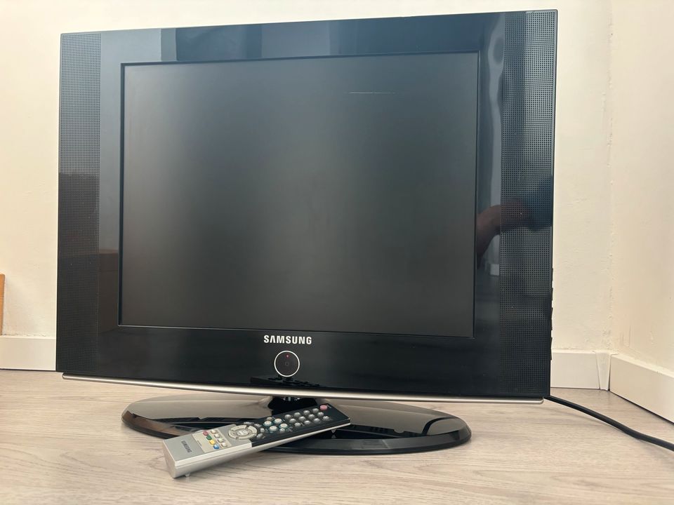 Samsung Fernseher TV 20 Zoll in Essen