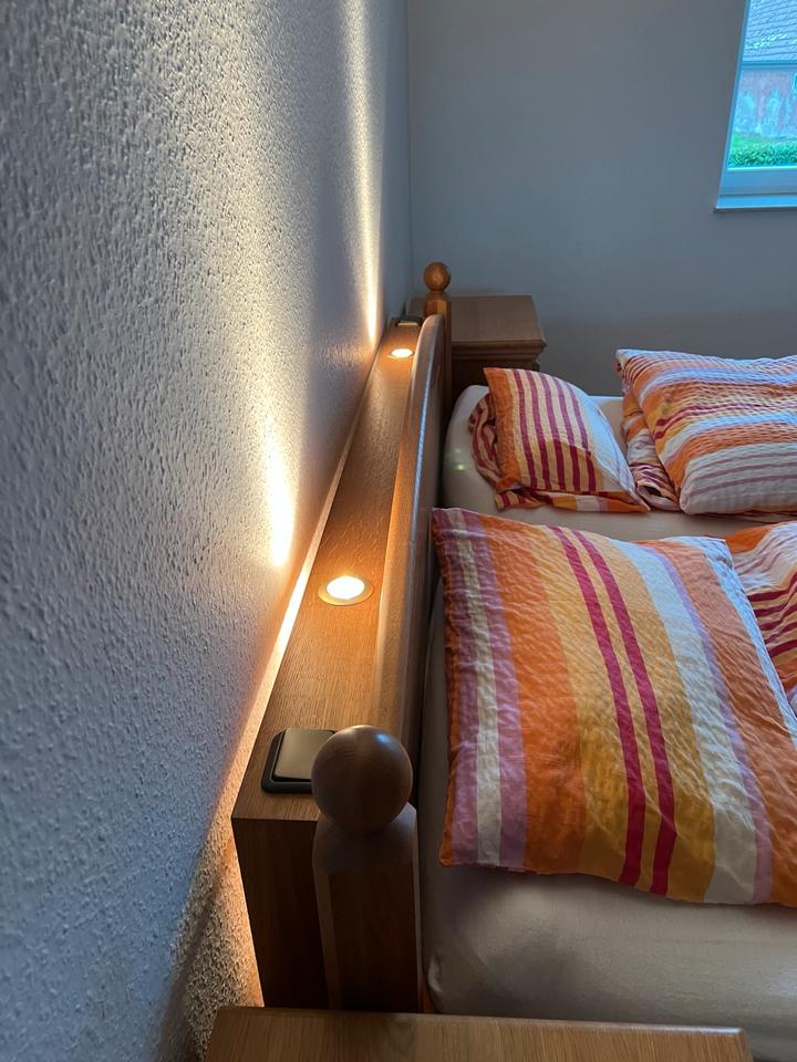 Eichenbett Bauernbett Landhausstil Tischler Vollmassiv Kommode in Ankum