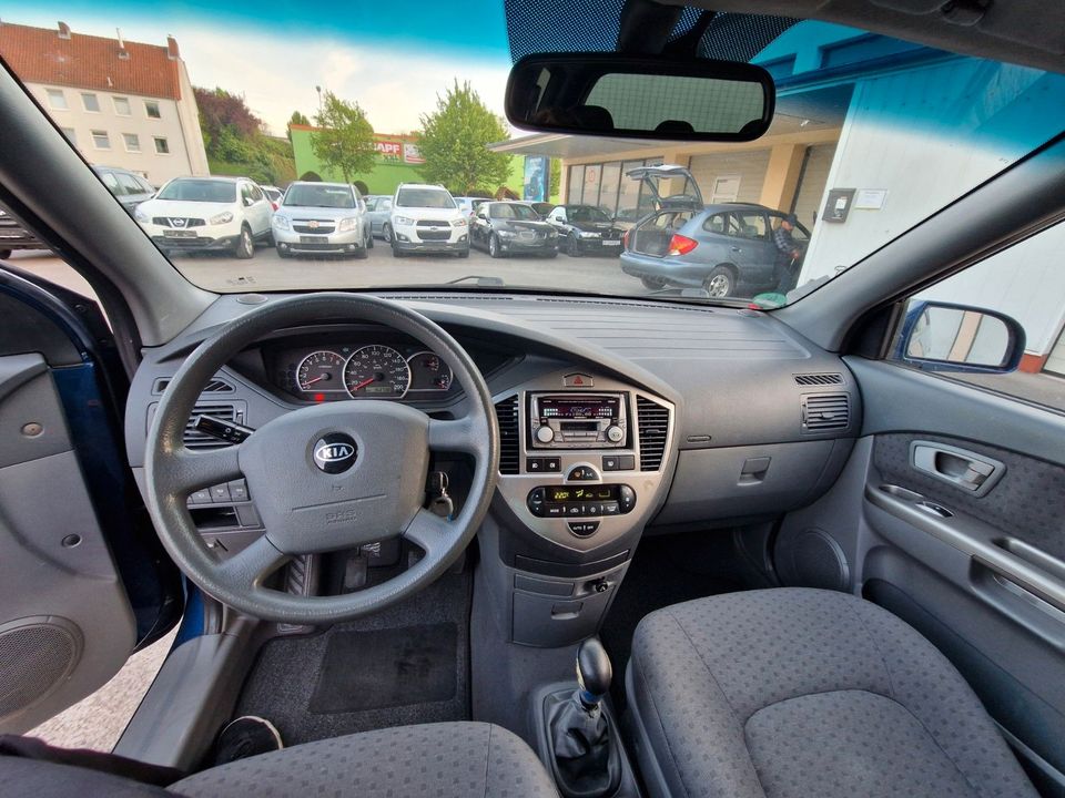 Kia Carens 2.0 TÜV NEU in Hameln