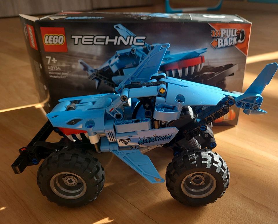 Lego Technic 42134 Megalodon Monster Jam in Bremen