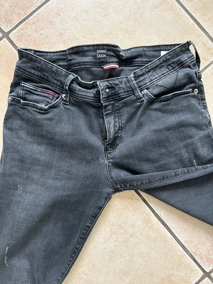 Tommy Hilfiger Jeans Simon Skinny 30/34 in Celle