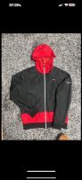 Tommy Hilfiger Herren Windbreaker Jacke Größe M Nordrhein-Westfalen - Brilon Vorschau