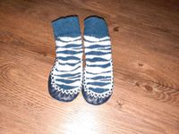 Krabbelsocken Größe  6-12 Monate zu verschenken Nordrhein-Westfalen - Rhede Vorschau