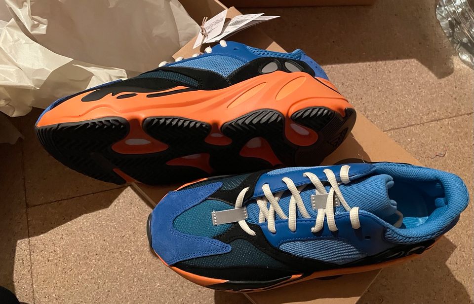 Yeezy Boost 700 v1 bright Blue Gr.44 in Storkow (Mark)