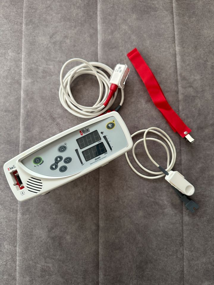 Masimo Rad 8 Pulsoxymeter in Gröbenzell