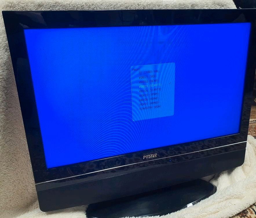 PROTEK 32" TFT LCD TV Fernseher in Sarstedt