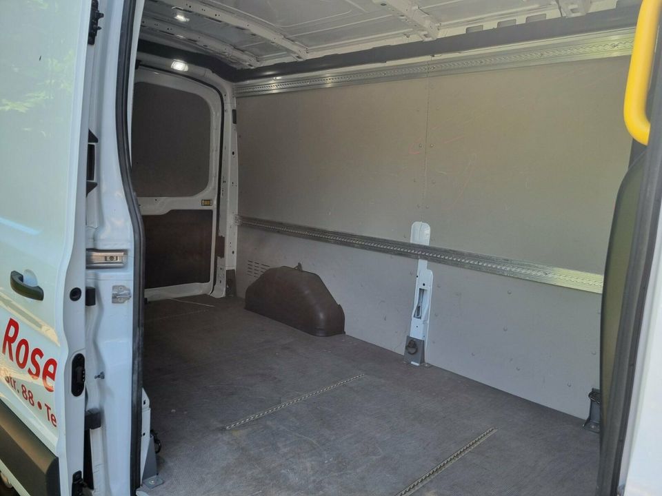 neuwertige Transporter und Kleinbusse zur Miete in Aschersleben