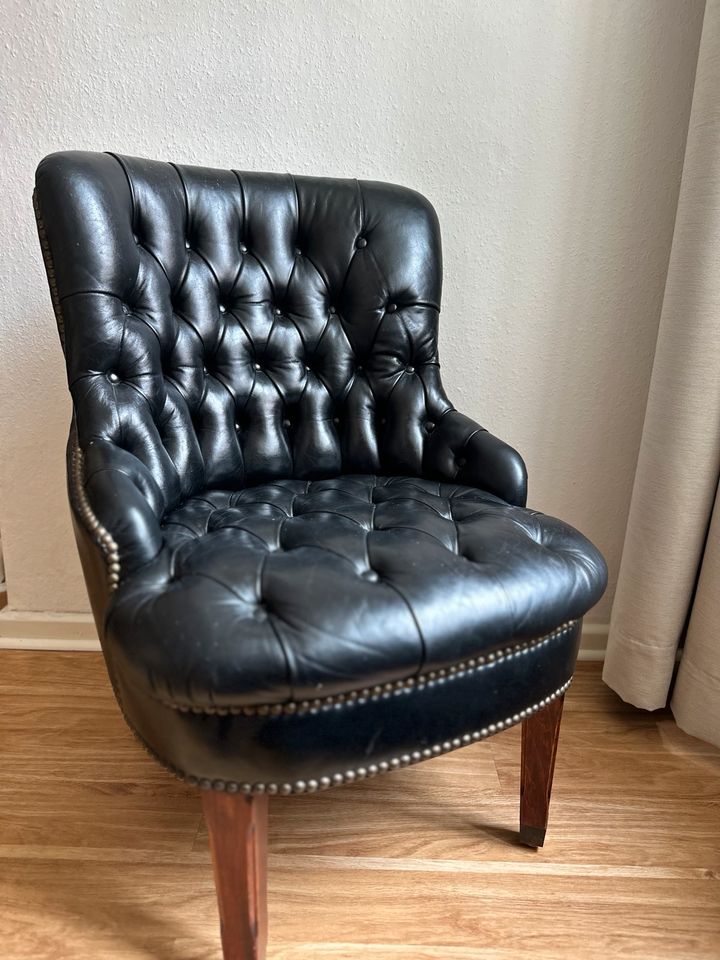 Vintage Ledersessel schwarz Chesterfield Cocktailsessel 1950Jahre in Berlin