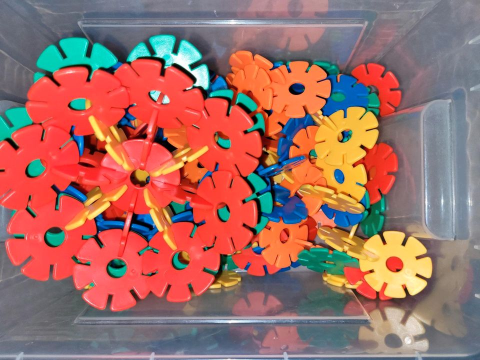 Steckspiel, Schneeflocken-Bausteine "Brain Flakes“ in Hessen - Langen  (Hessen) | eBay Kleinanzeigen ist jetzt Kleinanzeigen