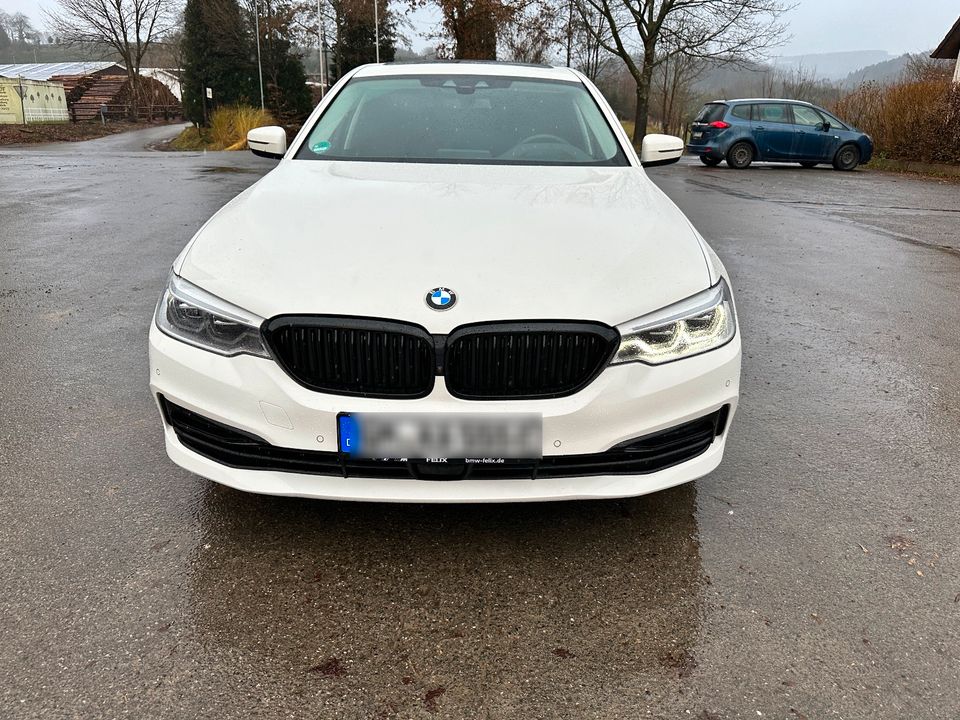 BMW 530e iPerformance VOLL LED Luxury Line Head-Up Tausch ! in Lennestadt
