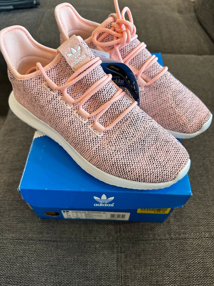 Adidas Damen Sneaker Tubular Shadow Rosa Gr. 40 2/3 NEU in  Nordrhein-Westfalen - Hilden | eBay Kleinanzeigen ist jetzt Kleinanzeigen