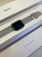 Apple Watch Series 3 42mm in OVP mit Silikonarmband NEU Bayern - Neumarkt i.d.OPf. Vorschau