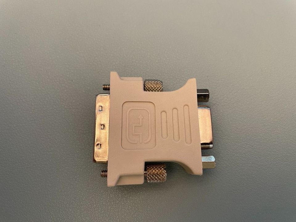Kabel Adapter HDMI DisplayPort VGA DVI USB-A USB-B komplett in Berlin
