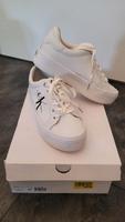 Calvin Klein Damensneaker weiß Größe 37 Nordrhein-Westfalen - Brühl Vorschau