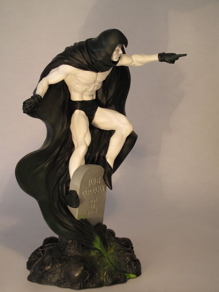 The Spectre DC Direct Statue ca. 30 cm hoch in Oppenau