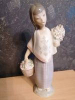 Künstlerisches Porzellan Blumen Mädchen Lladro Nordrhein-Westfalen - Bottrop Vorschau