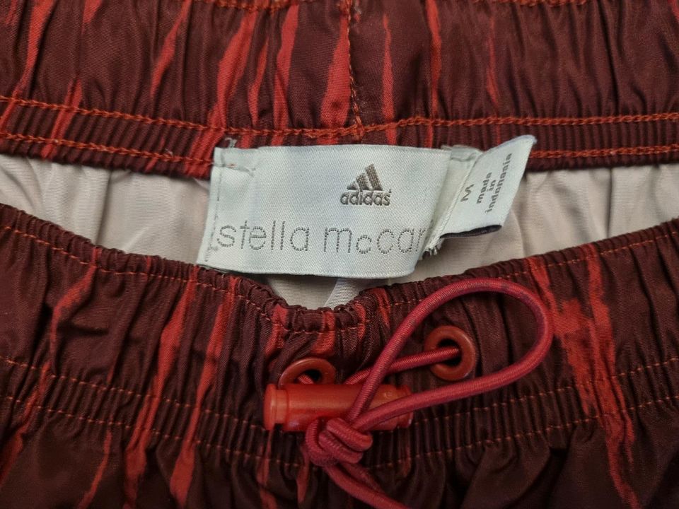 Badeshorts / Fuchsia / Bordeaux / Adidas / Stella Mc Cartney in Neutraubling