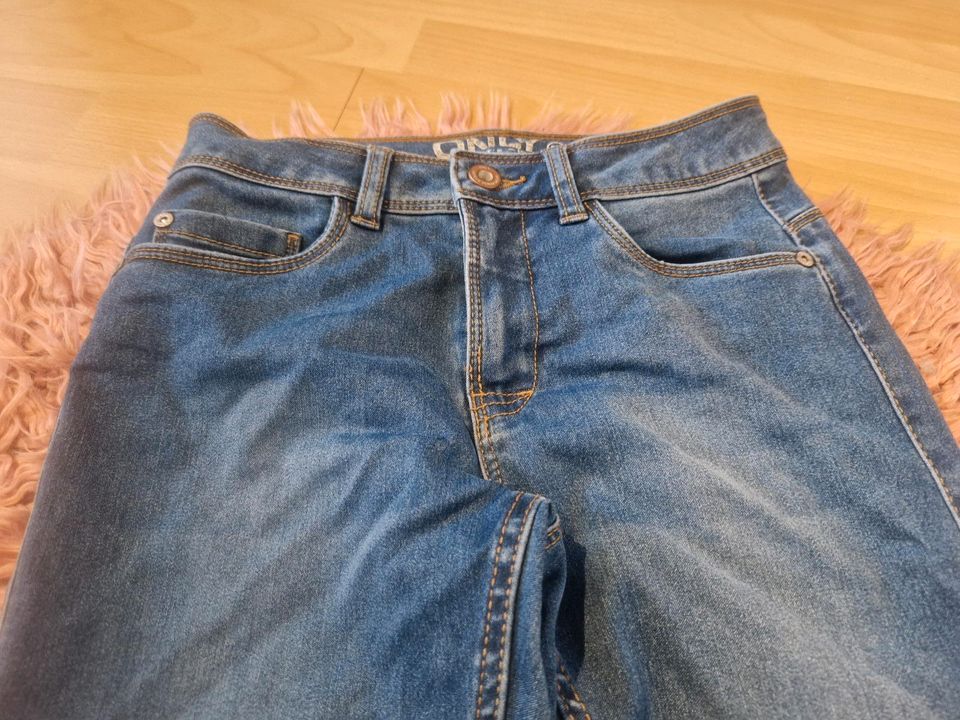 Schöne Only Damen Jeanshose 32 S in Kellinghusen