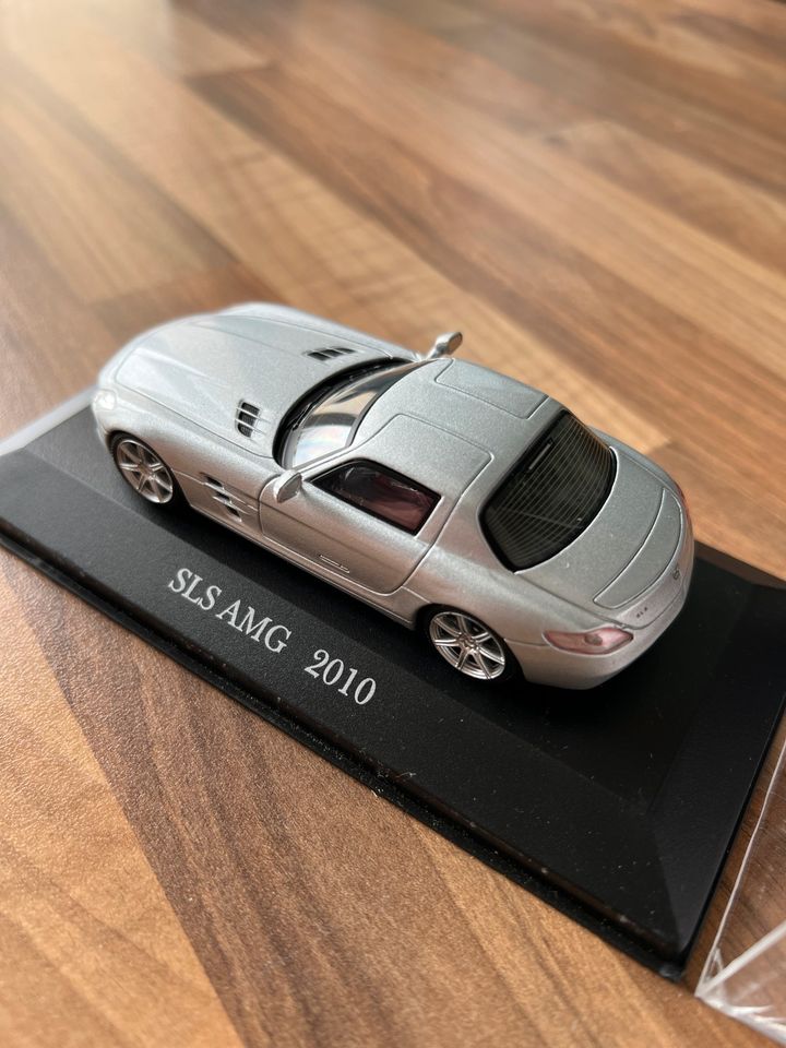 Modellauto Mercedes Benz SLS AMG 1:43 in Berlin