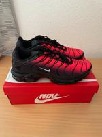 Nike Air Max Plus ungetragen 49,5(black/wolf grey-bright crimson) Schleswig-Holstein - Rendsburg Vorschau
