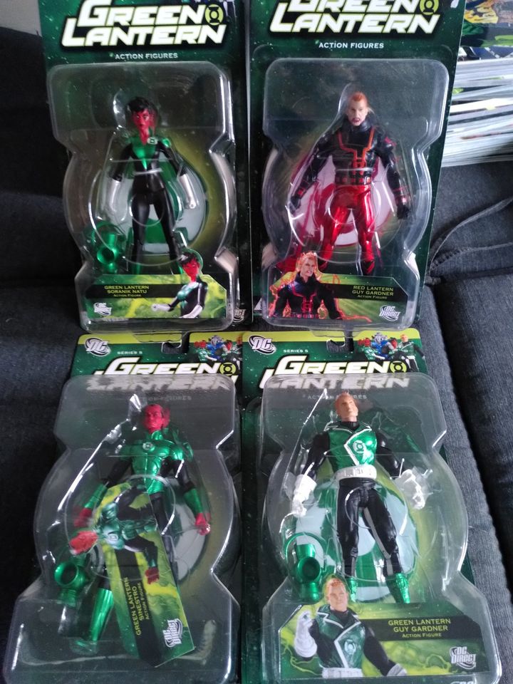 RIESEN GREEN LANTERN PAKET COMICS & FIGUREN in Kassel