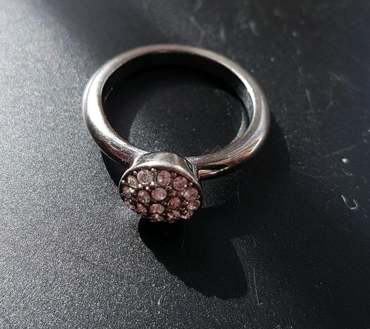 Ring mit gefassten Zirkonia, 18 in Hauenstein