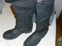 Stiefel DOCKERS Damen Gr. 42 schwarz mit tollen Ketten Nordrhein-Westfalen - Balve Vorschau