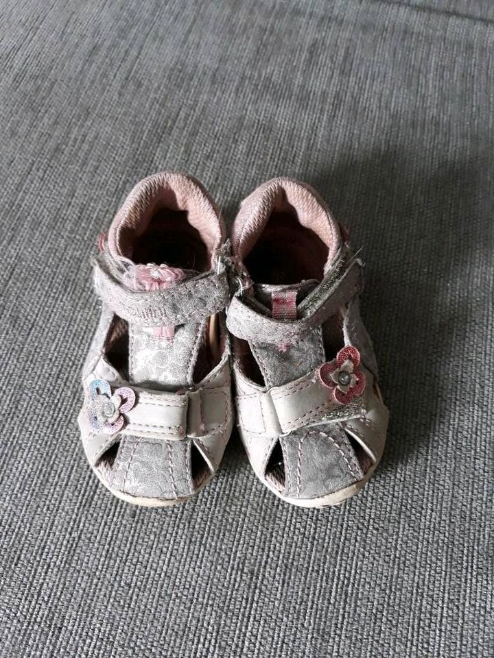 Kinder Turnschuhe/Sandalen,  Größe 20-25, Mädchen/Jungs, spielen in Bremen