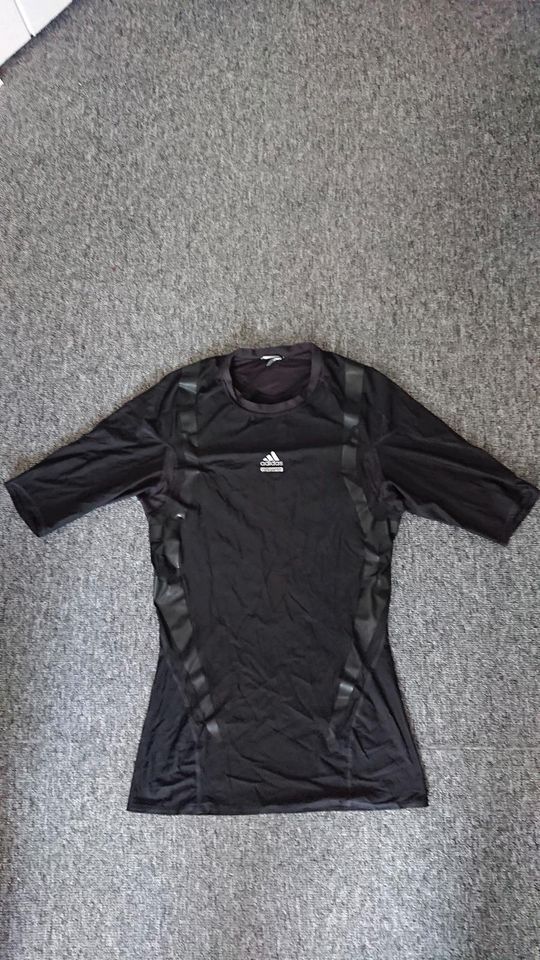 Adidas Herren Unterziehshirt Größe M in Groß-Gerau