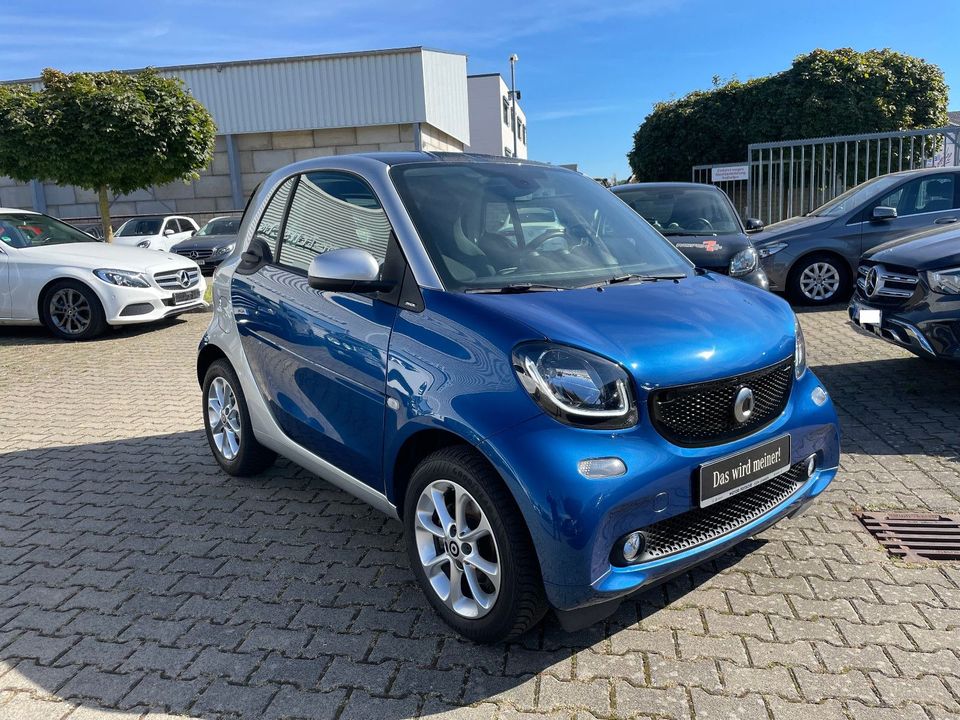 Smart ForTwo Coupe Passion Navi Pano in Köln