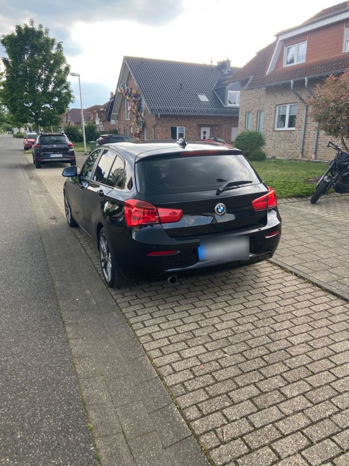 BMW 118i Advantage Sportlich in Düren