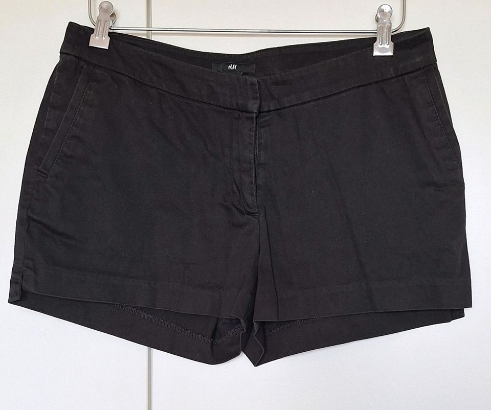 H&M Shorts Hotpants Kurze Hose Schwarz Gr. 38 in Leopoldshöhe