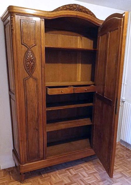 Antiker Kleiderschrank Schrank Garderobe Jugendstil um 1900 in Garbsen