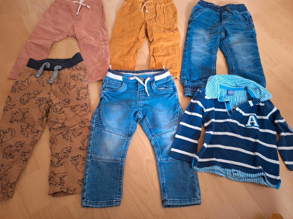 Bekleidungspaket Junge 21 Teile Größe 86/92 Jungenkleidung in Eich