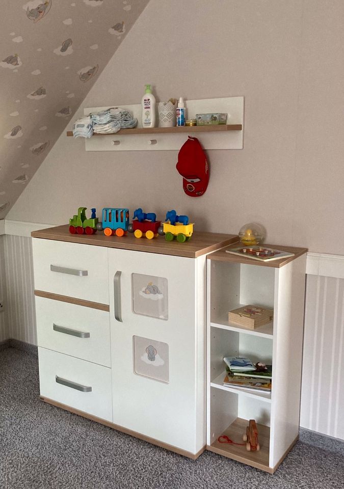 Kinderzimmer inkl. Wickeltisch in Erxleben (bei Haldensleben)