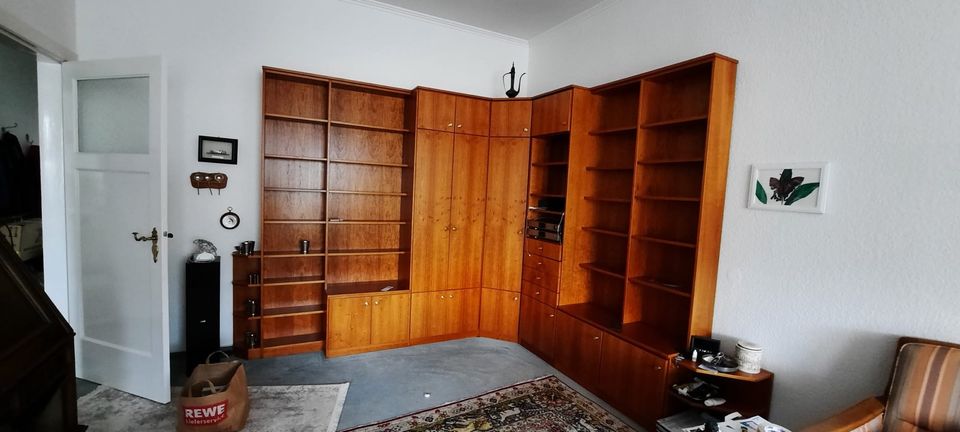 Schrankwand zu verkaufen Einbauschrank, Regal groß Vollholz in Bremen