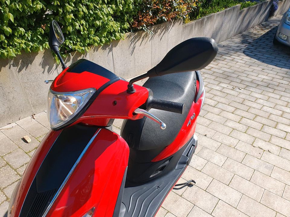 Piaggio Fly Roller 125ccm Bj 2014 7600km in Nittendorf 