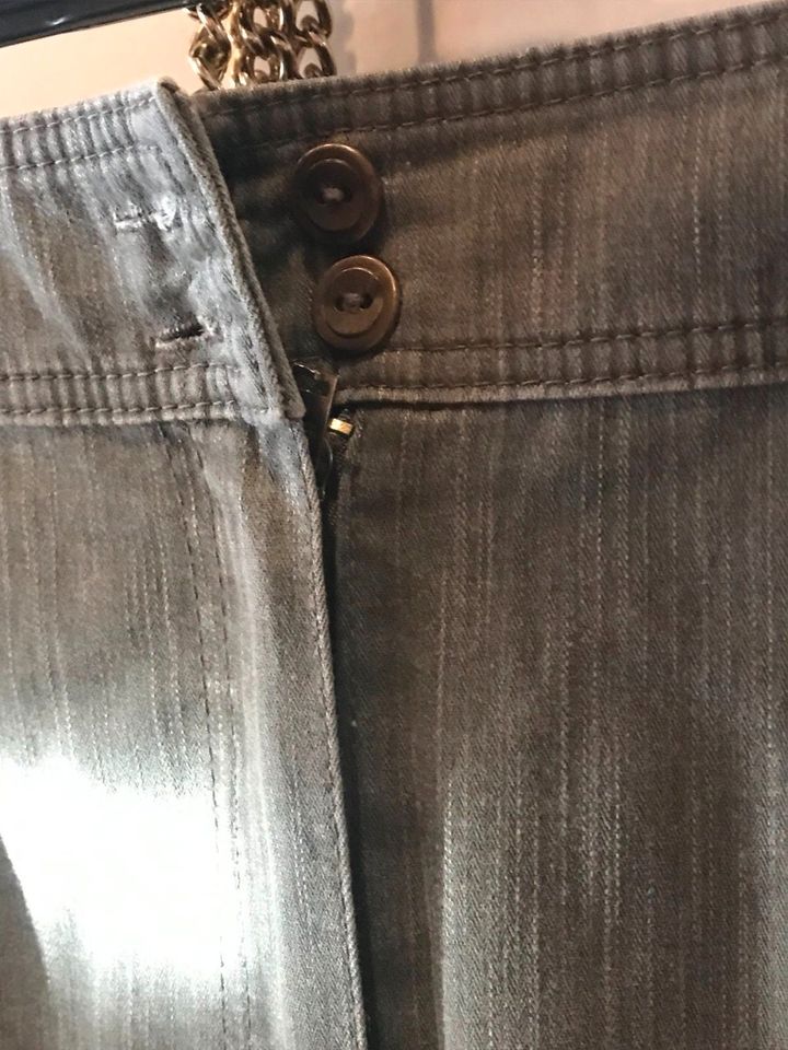 Jeans. Gr. XL. Stretsch. Ungetragene. Farbe Khaki. in Hannover