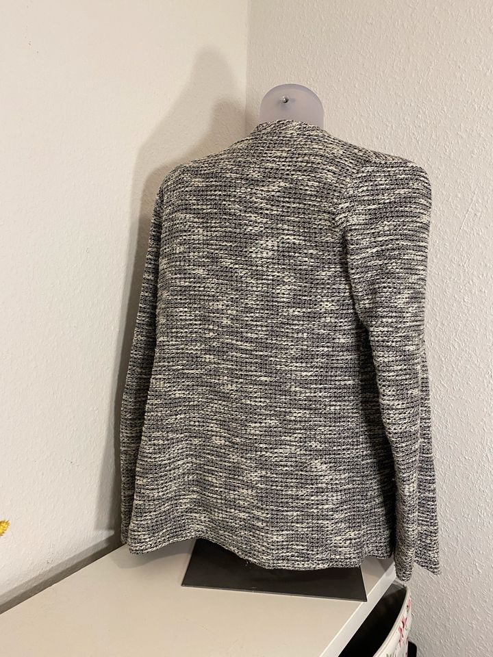 Strickjacke, Übergangsjacke in Bremen