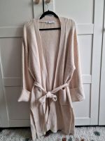 Zara Strickmantel/langer Cardigan mit Gürtel creme Gr. M Stuttgart - Bad Cannstatt Vorschau