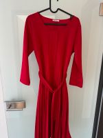 Schickes Plissee Kleid in Rot  - Marke Orsay- Größe 38 Rheinland-Pfalz - Staudt Vorschau