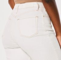 Hollister Jeans Curvy High Rise Waist weiß Mom Jeans W23 L31 XS München - Maxvorstadt Vorschau