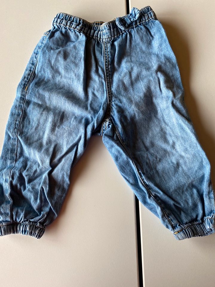 Zweimal Mädchen Jeans H&M S.Oliver Größe 74 in Hamburg