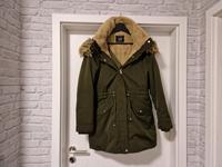 ZARA Wintermantel Jacke Gr. M dunkelgrün Sachsen-Anhalt - Leuna Vorschau